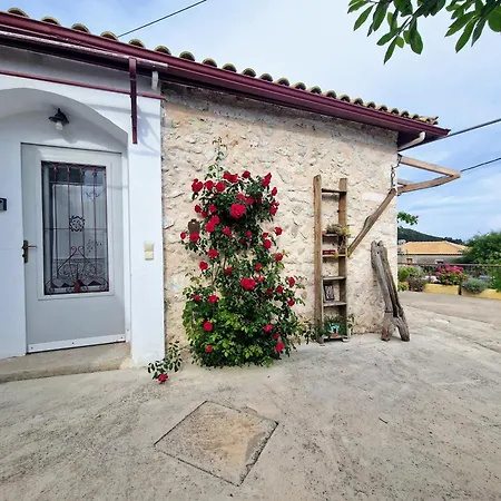 Zafiri House 2 Bedroom Ocean View Free Parking Holiday home *