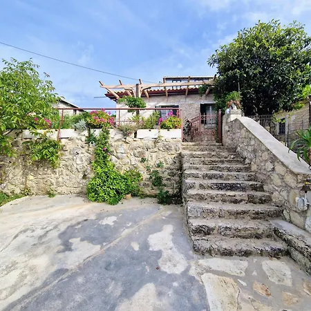 Holiday home Zafiri House 2 Bedroom Ocean View Free Parking
